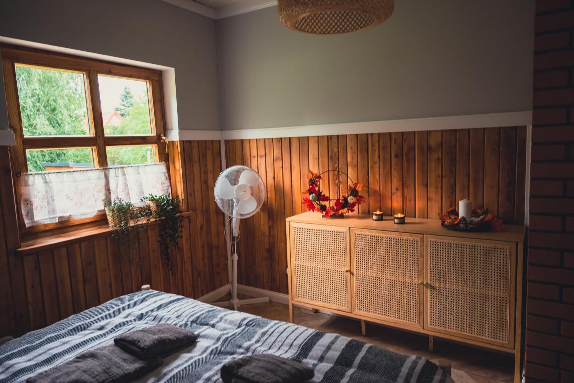 Przystanek Jeziorna 49 Villa Perlino Buitenkant foto
